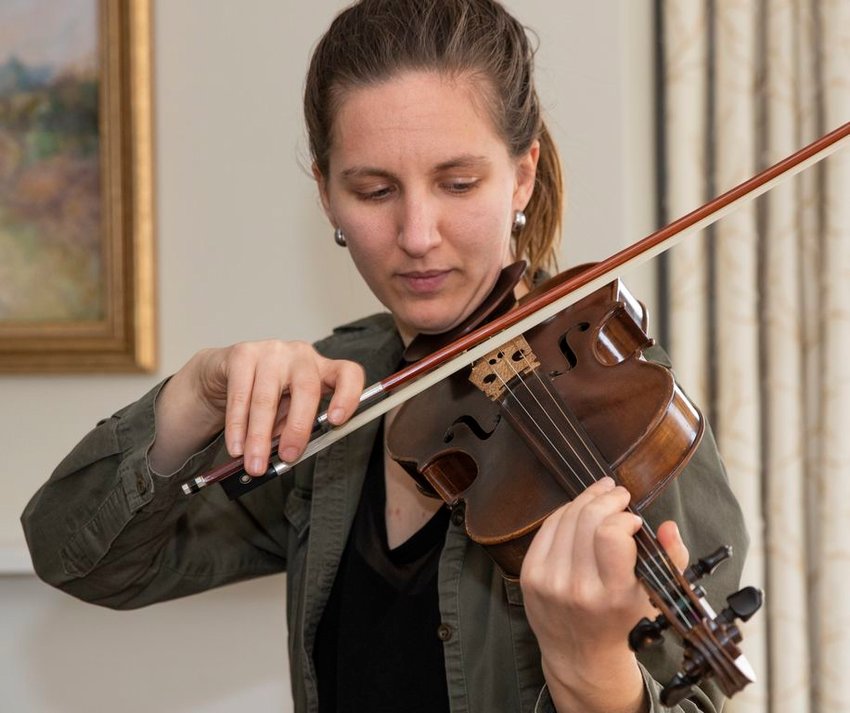 Graeme Durovich teaches a violin lesson at the Nantucket Community Music Center this week. She also leads regular Celtic-musician sessions.