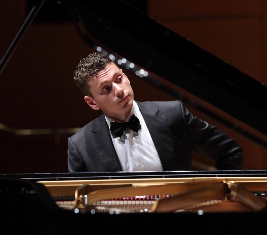 Pianist Dominic Cheli, who has performed with orchestras across the country and abroad, will open the Nantucket Musical Arts Society&rsquo;s summer concert series Tuesday at the First Congregational Church.