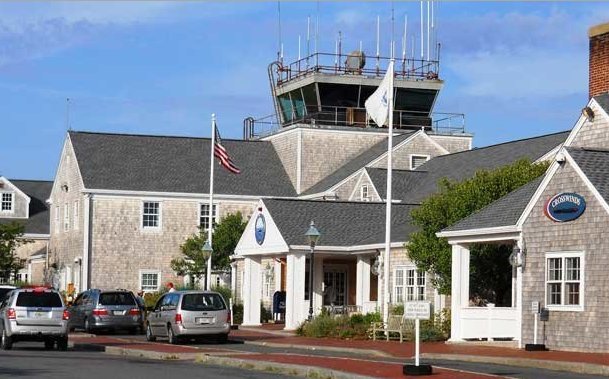 Pilot Bob Walsh claims that as a federally funded airport, the only organization that can ban him from flying to Nantucket Memorial Airport is the Federal Aviation Administration.