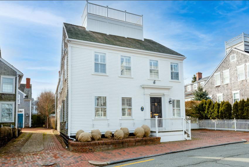 This historic five-bedroom, four-and-a-half-bathroom Orange Street home is located just outside downtown, a short walk from Main Street and some of the island&rsquo;s most popular restaurants, shops and the waterfront.