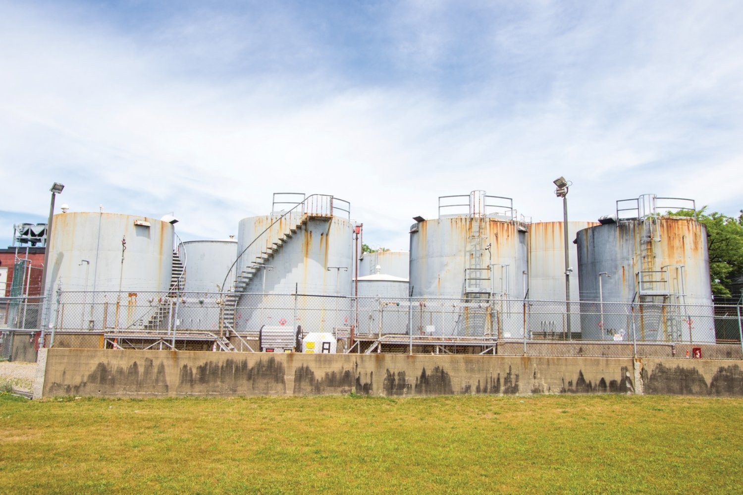 Nantucket's downtown fuel-tank farm is set to be dismantled starting Monday.