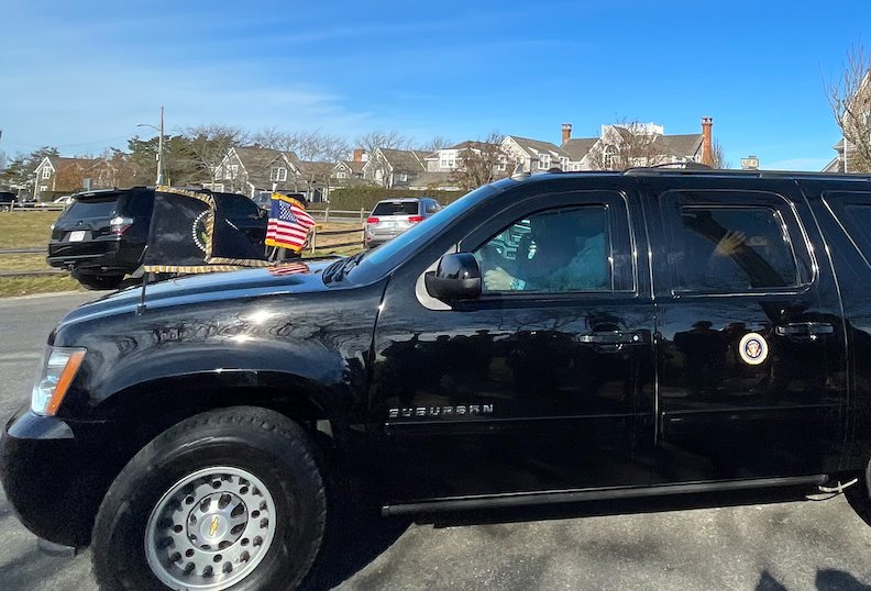 The presidential motorcade departs Brant Point.
