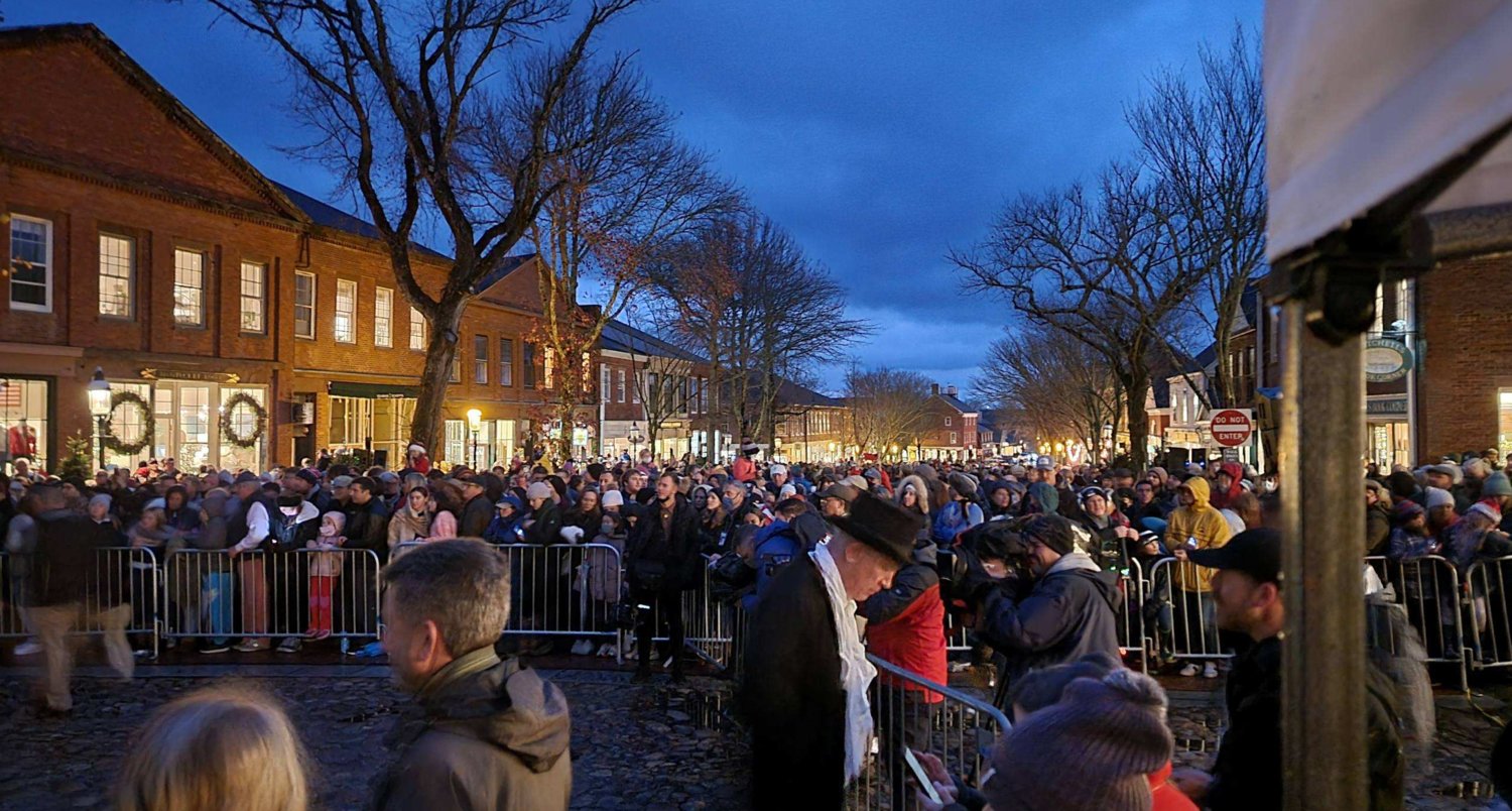 More than 1,000 people attended Friday's Main Street tree-lighting.