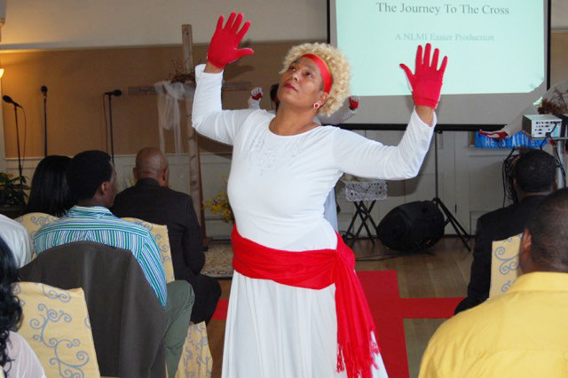 Participants in New Life Ministries’ services are encouraged to sing, dance and worship freely.
