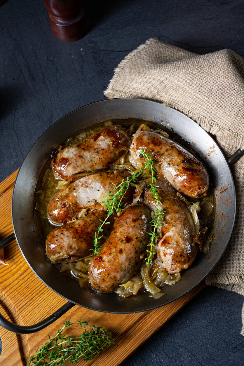 A plate of sausages and garlic like this marries perfectly with a sparkling acidic and sweet Beaujolais.