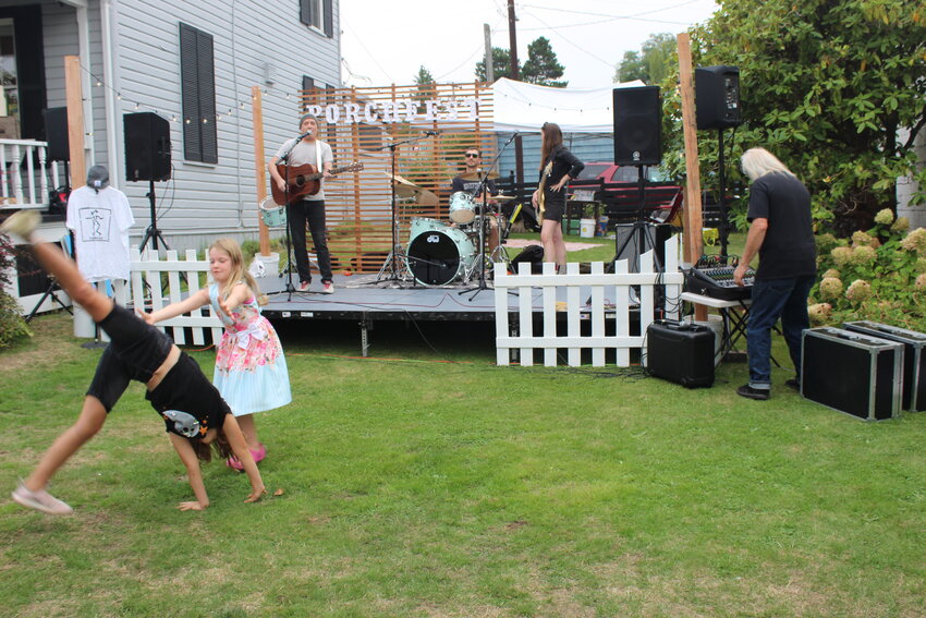 Dancing at PorchFest. (Photo by Brian Soergel/Edmonds Beacon)