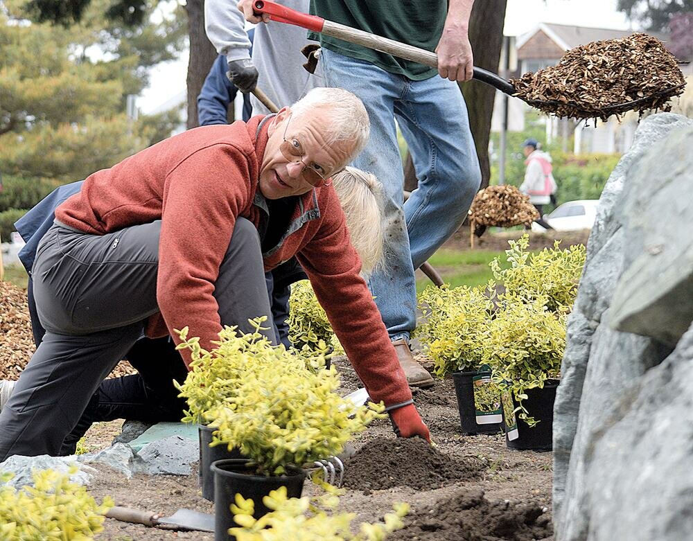 Finishing touches for Byers Family Park - Mukilteo Beacon