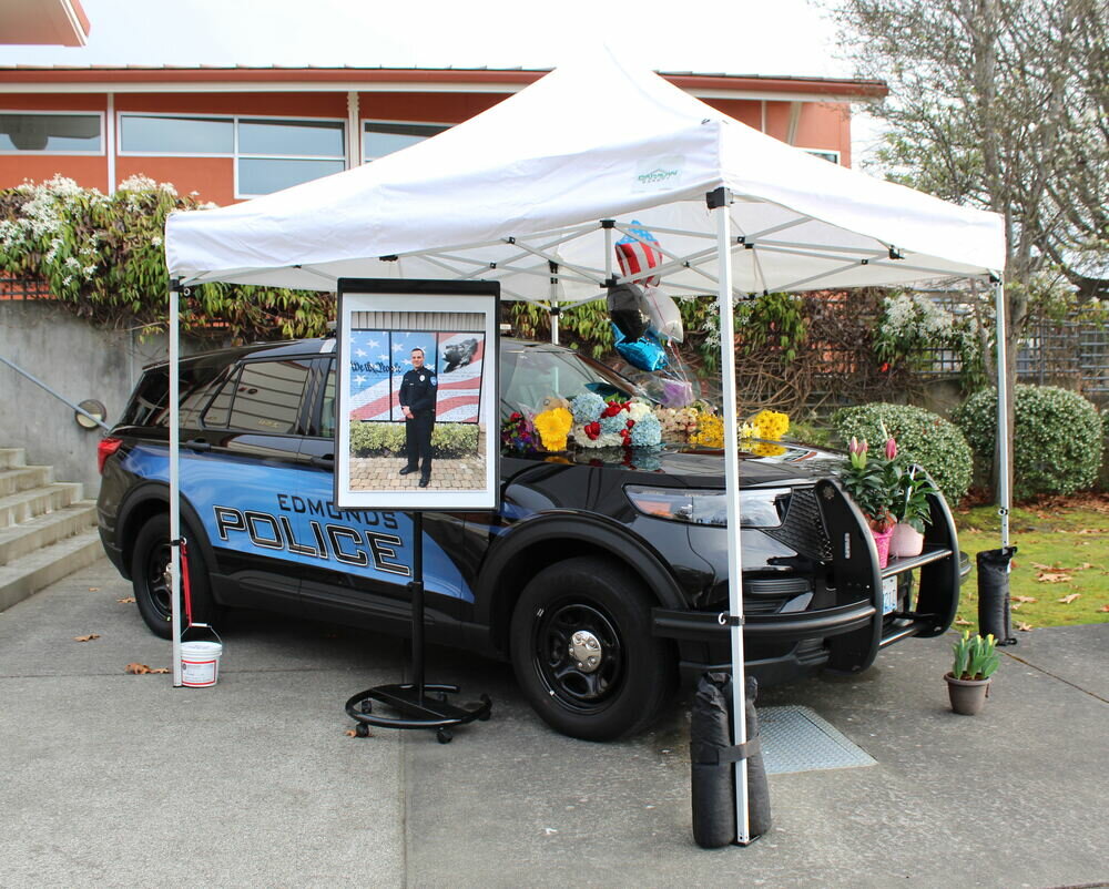 Growing memorial for slain Edmonds police officer - Edmonds Beacon