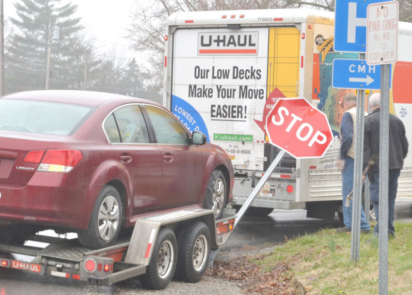 Truck drives over stop sign Bolivar Herald FreePress