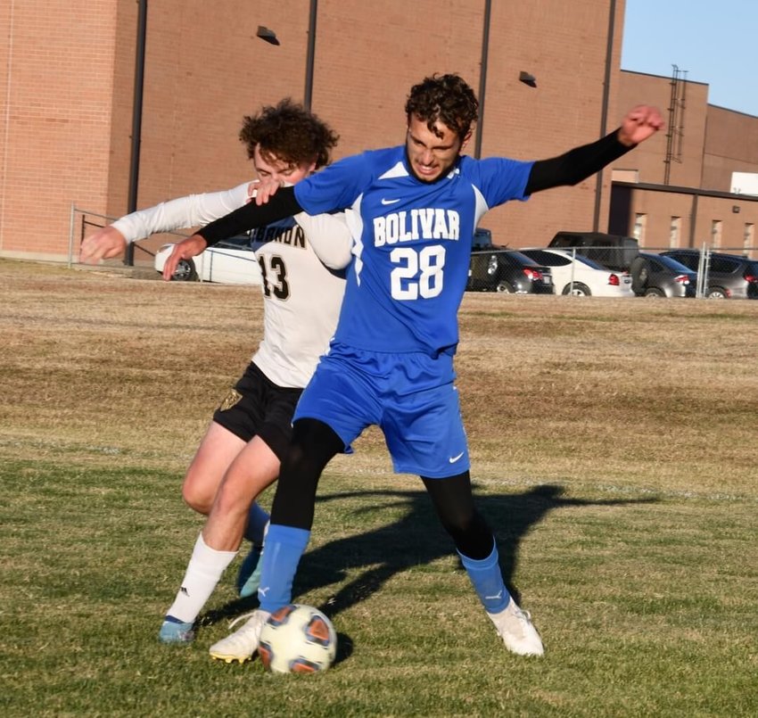 Senior Colten Yockey cuts off a Kickapoo steal attempt.   &nbsp;