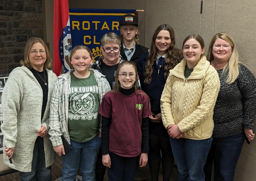 Front left to right &ndash; Shelly Tomlinson, Imy Manning, Lydia and Hannah Tomlinson (all from Eudora 4-H club) and Liz Schuber (Woodlawn 4-H club). Back row left to right &ndash; Velynda Cameron (youth specialist), Jackson Schuber and Ellie Samek (both from Woodlawn 4-H club).