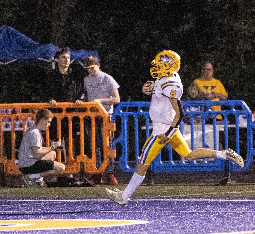 #8 Danny Kowslowski hits paydirt for the Liberators.


STAFF PHOTO/BOB CAMPBELL