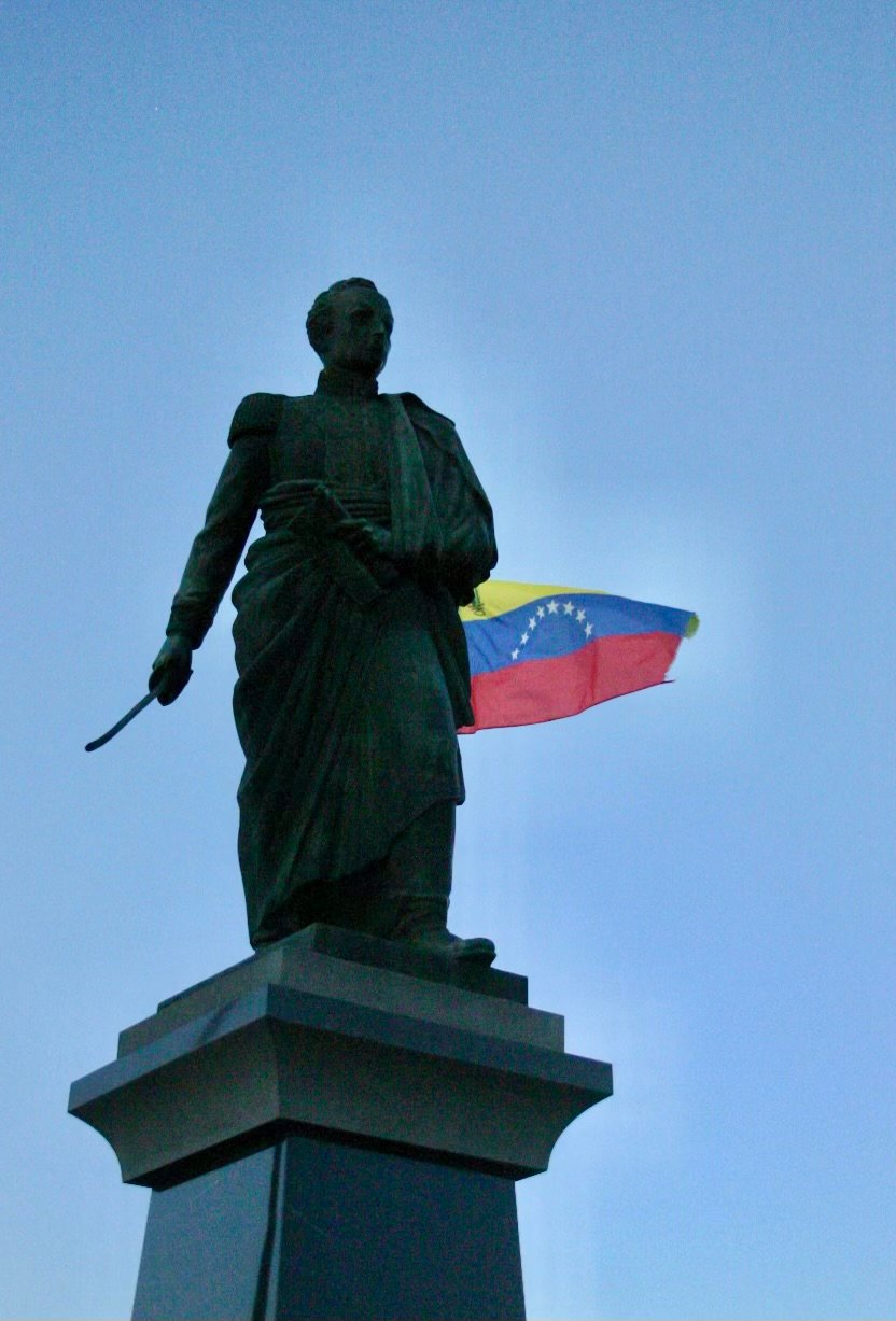 Marcus Fenix shared this photograph of the Simon Bolivar statue overlooking Bolivar’s Neuhart Park on South Springfield Avenue as the Venezuela flag blows in the wind.