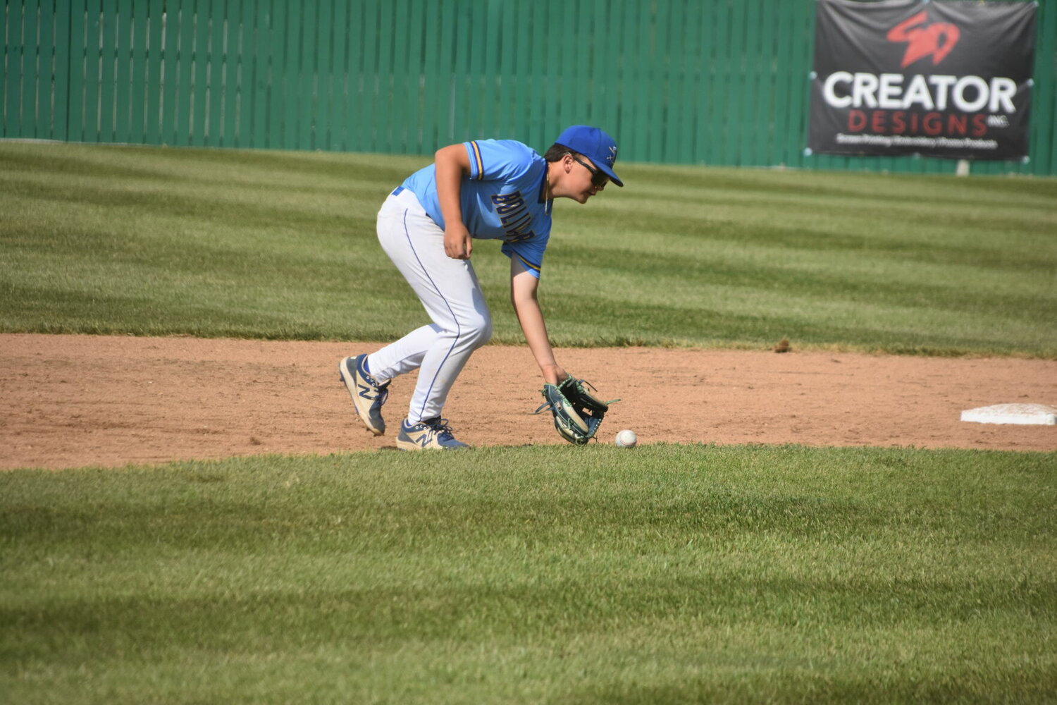 Viles watches the ball into his glove.


STAFF PHOTO/AIDAN MAUCK