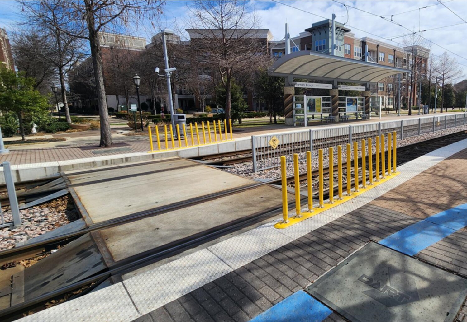 DART plans to remove the center crosswalk and install fencing between tracks at Farmers Branch Station April 7-14 to improve pedestrian safety and improve visibility for train operators. The work is not anticipated to affect service.