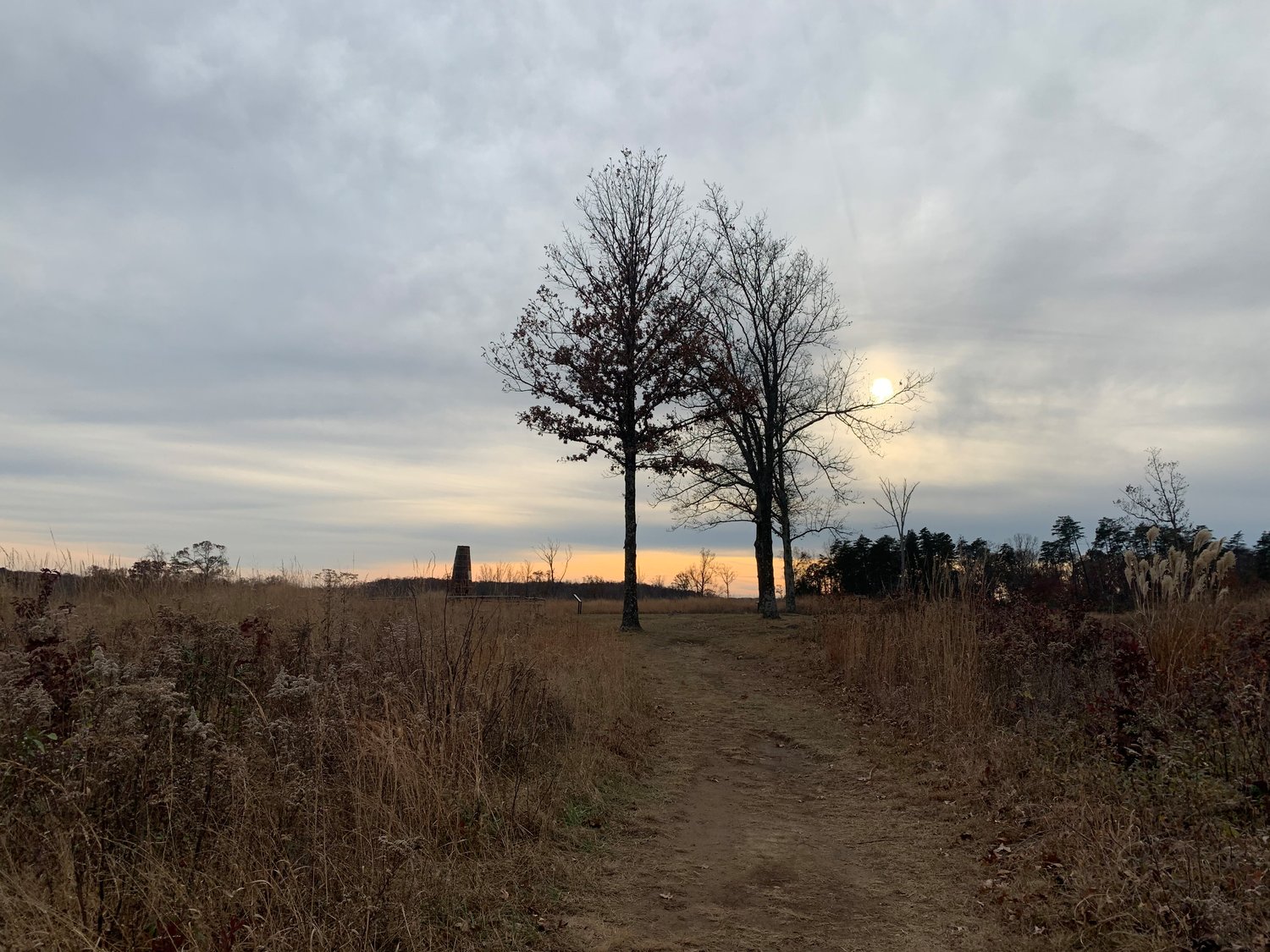 Trail circling the Battle of 2nd Manassas at the Bull Run/Manassas National Battlefield in late afternoon (Nov. 2021).
