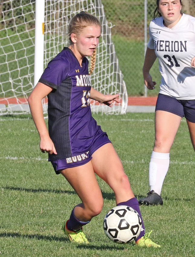 An important returning player for the Mount soccer squad is center mid Kate Donovan, now a senior. She is co-captain of the 2022 team, along with classmate Meg Hughes.