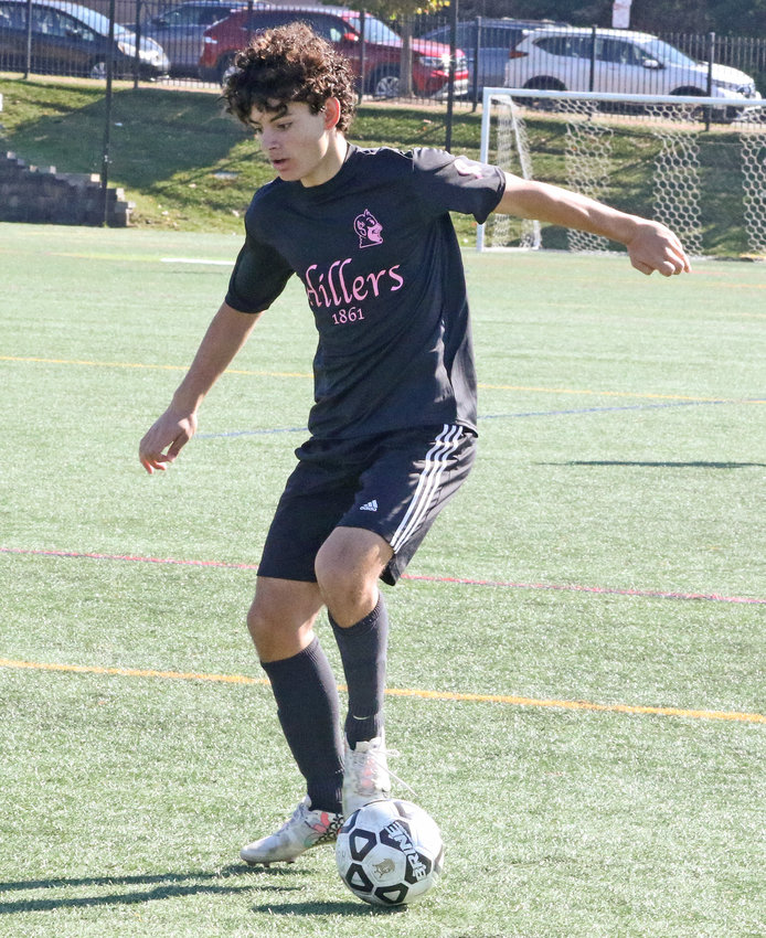 Hillers senior Chris Metsikas controls the ball out on the left wing.