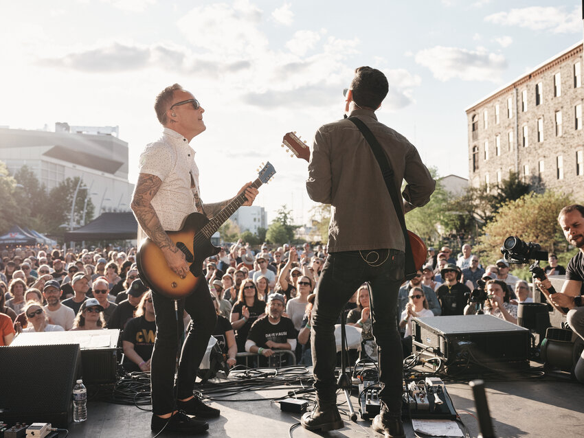Brothers Dave and Tim Hause onstage at Venice Island at the 2023 Sing Us Home festival.