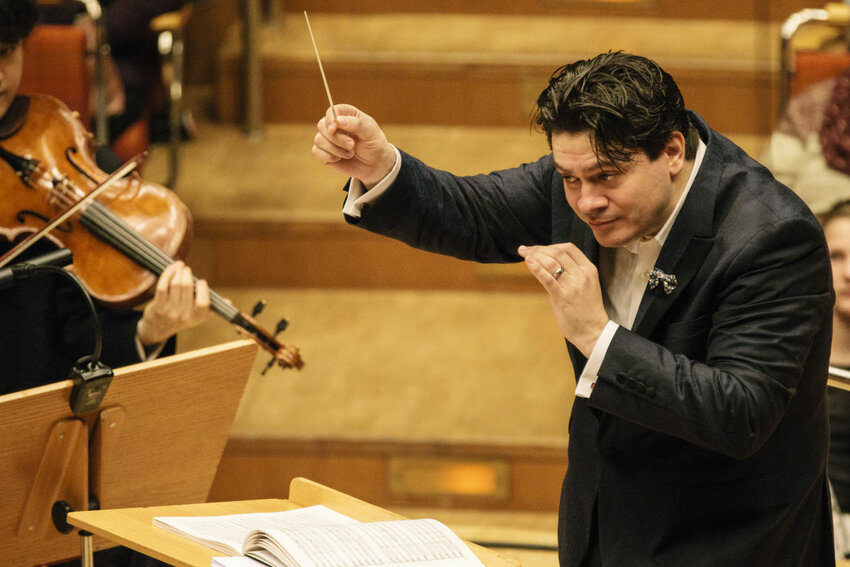Music conductor Cristian Macelaru, who formerly lived in Chestnut Hill and led the Philadelphia Orchestra in several assistant conductor positions, will be taking the reins at the Cincinnati Symphony Orchestra.