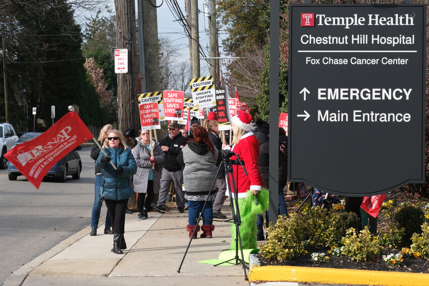 Nurses and technicians at Chestnut Hill Hospital held an informational picket on Nov. 4, one year after voting to join the Pennsylvania Association of Staff Nurses and Allied Professionals.