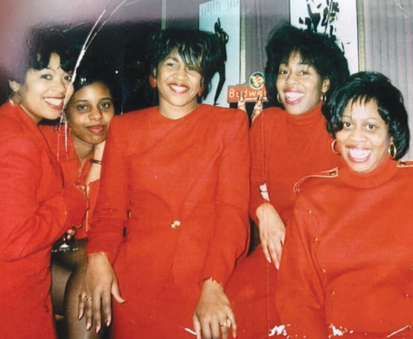 The five sisters from left to right: Donna, DeAnn, Cheryl, Gail and Debra.