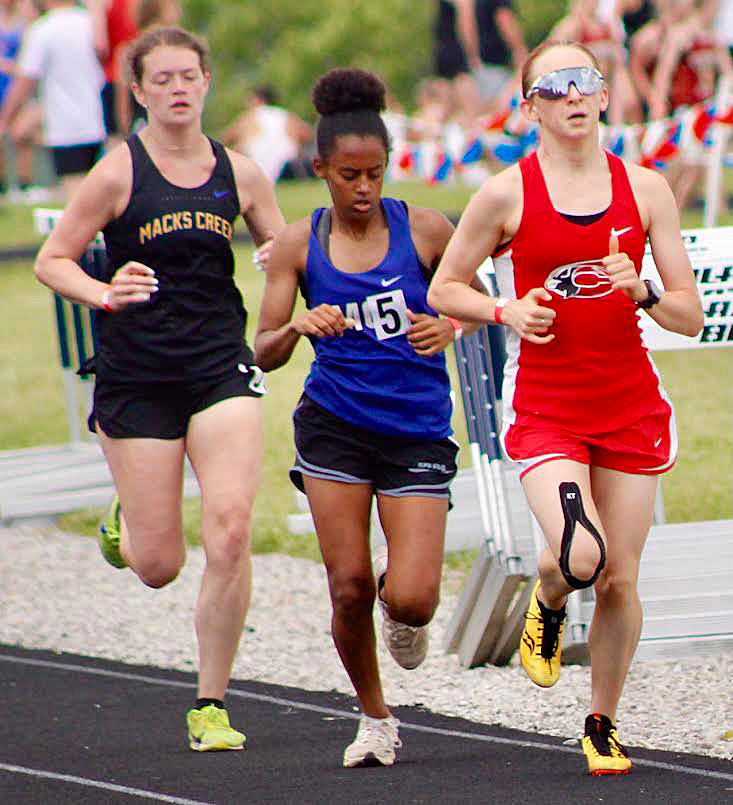 CHADWICK&rsquo;S GRETCHEN HOUSE leads the pack in the 1,600 in Sectional action.