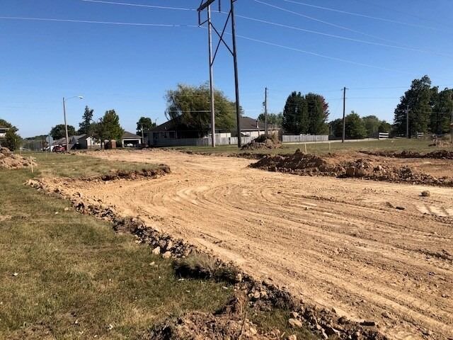 Digging for the Nixa dog park | Christian County Headliner News