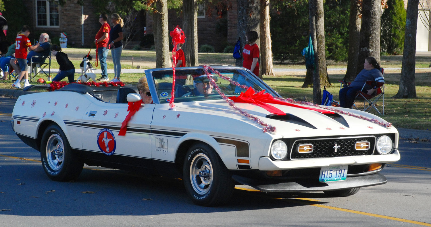 A FORD MUSTANG MACH 1 from the Greater Ozarks Mustang Club.