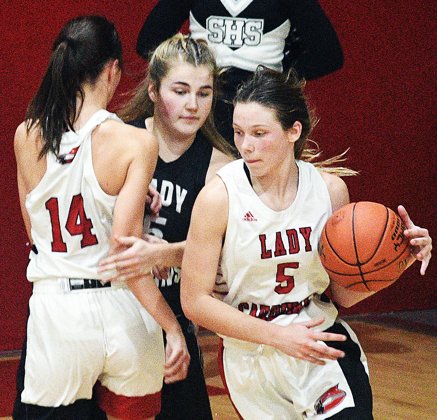 CHADWiCK’S RALEIGH LITTLE dribbles away from pressure.
