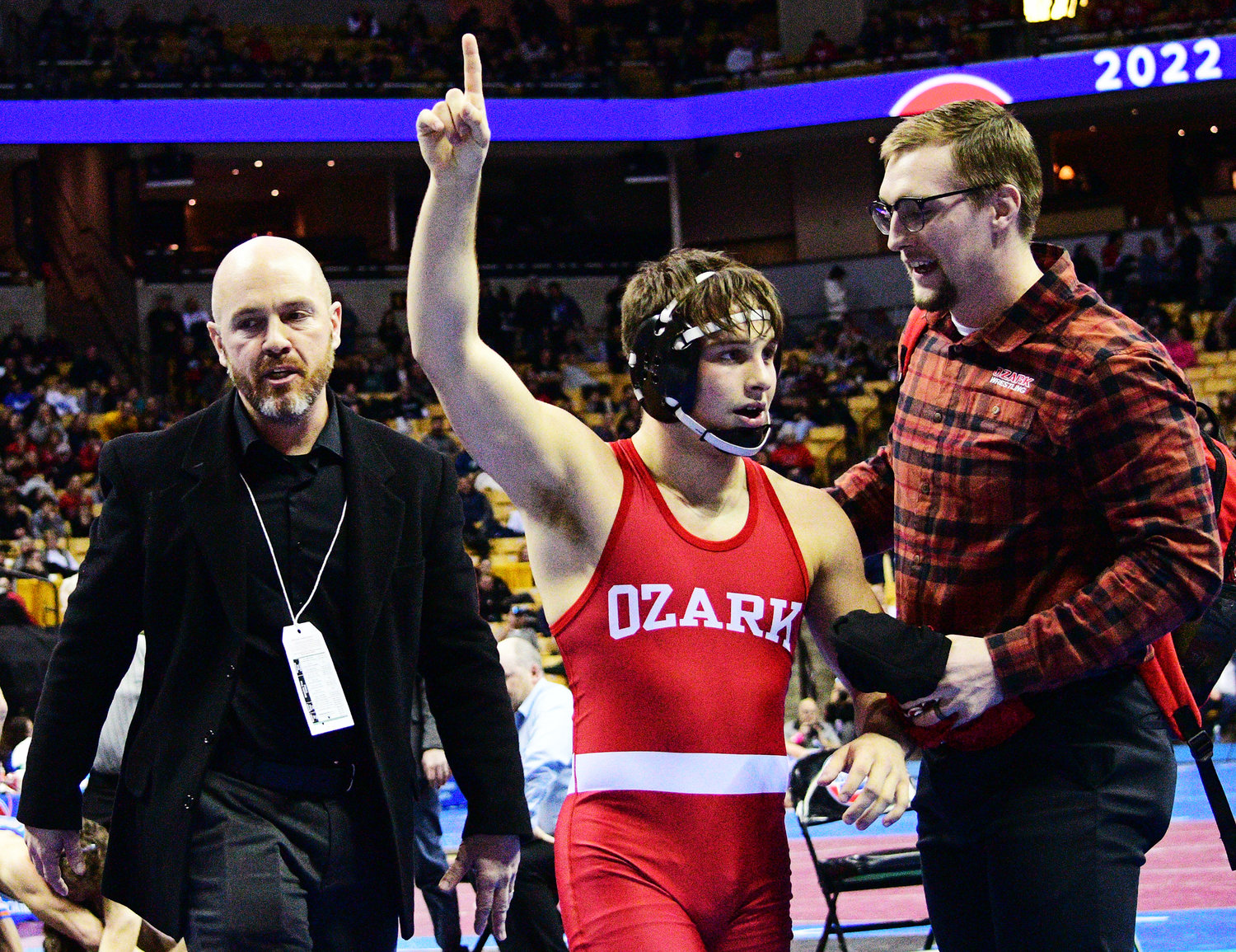 BRAXTON STRICK shows everyone who is No. 1 in Class 4 at 152 pounds.