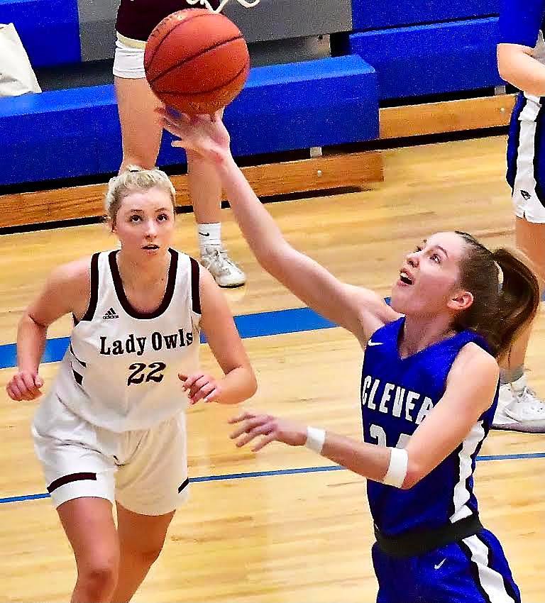 CLEVER'S RYLEE LANSDOWN eyes a layup