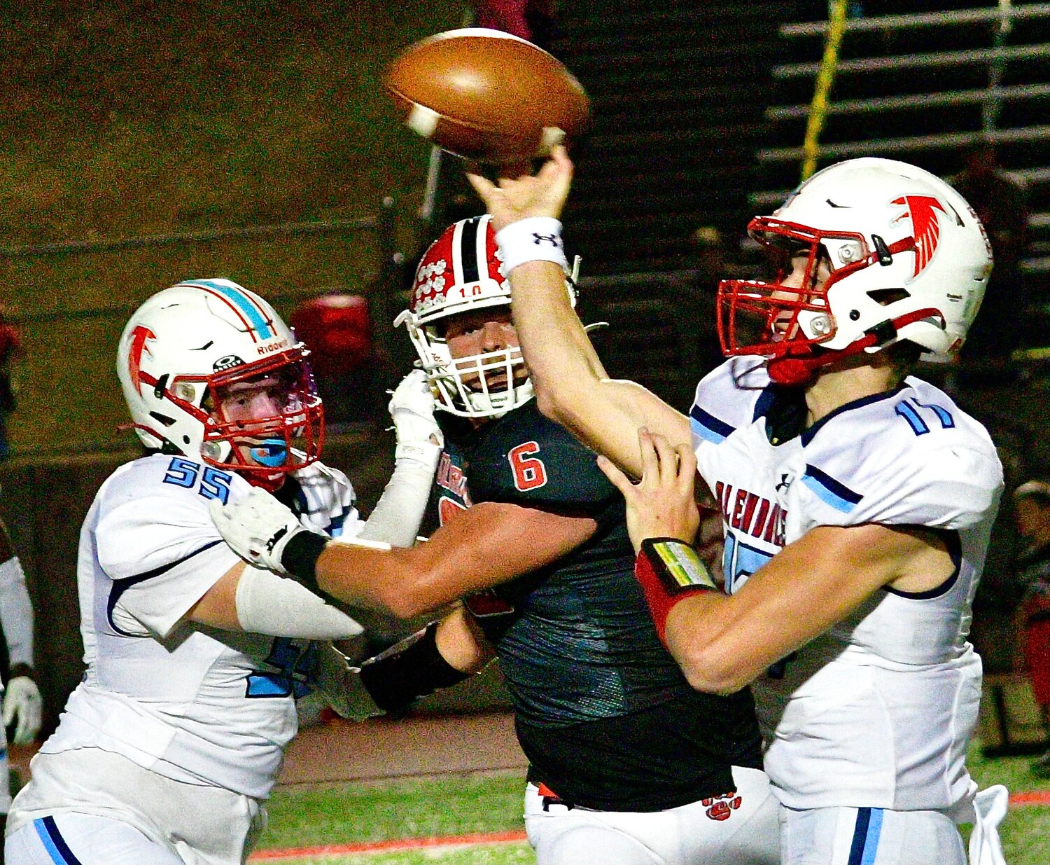 OZARK'S LANDON BALDWIN applies a pass-rush.