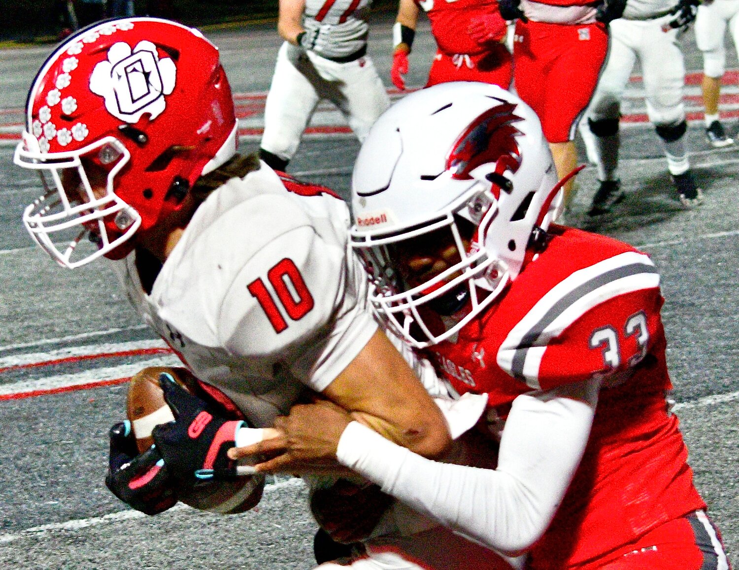 OZARK'S TAYGEN SCOTT secures a reception.