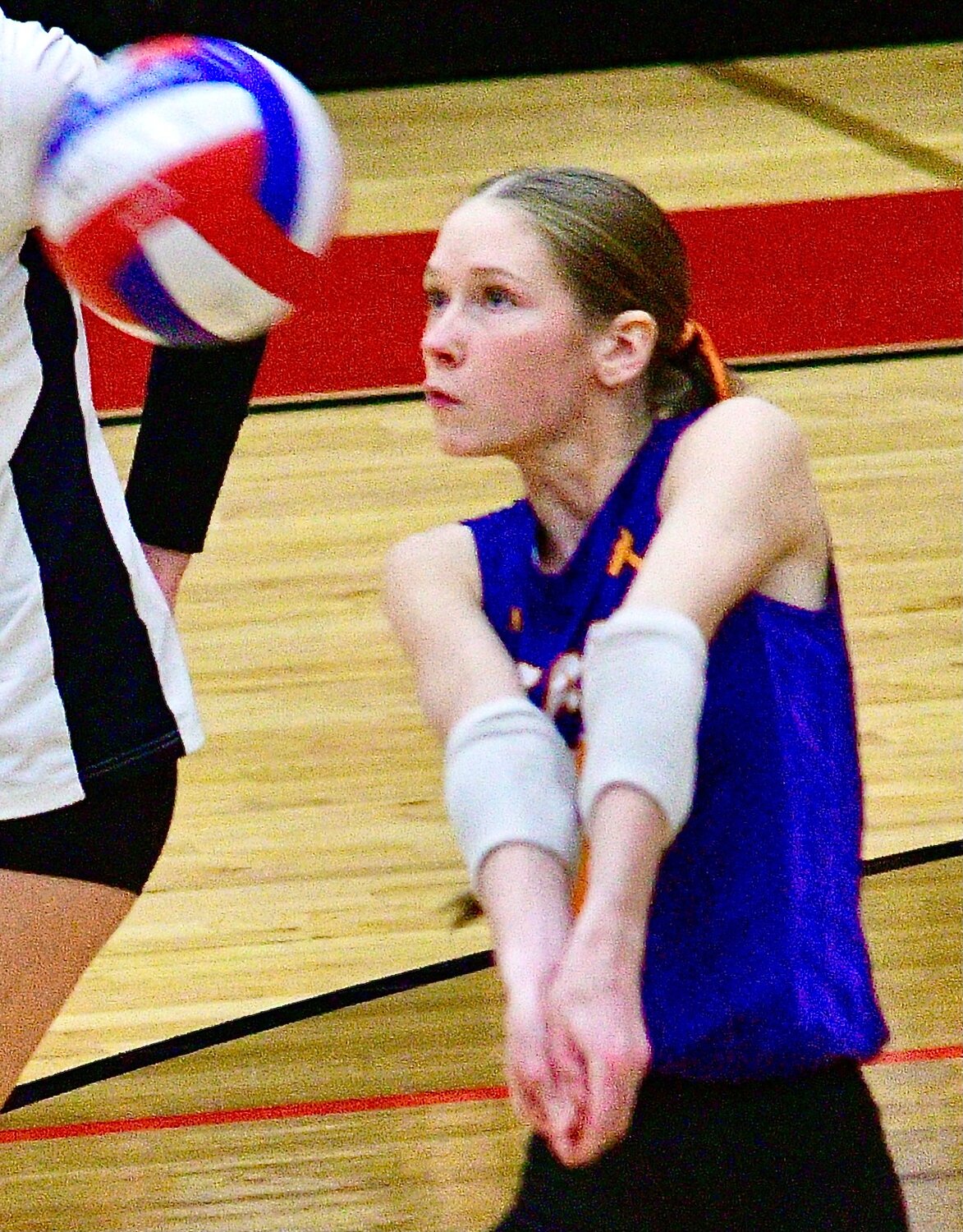 OZARK'S MACY HUMBLE makes a pass.