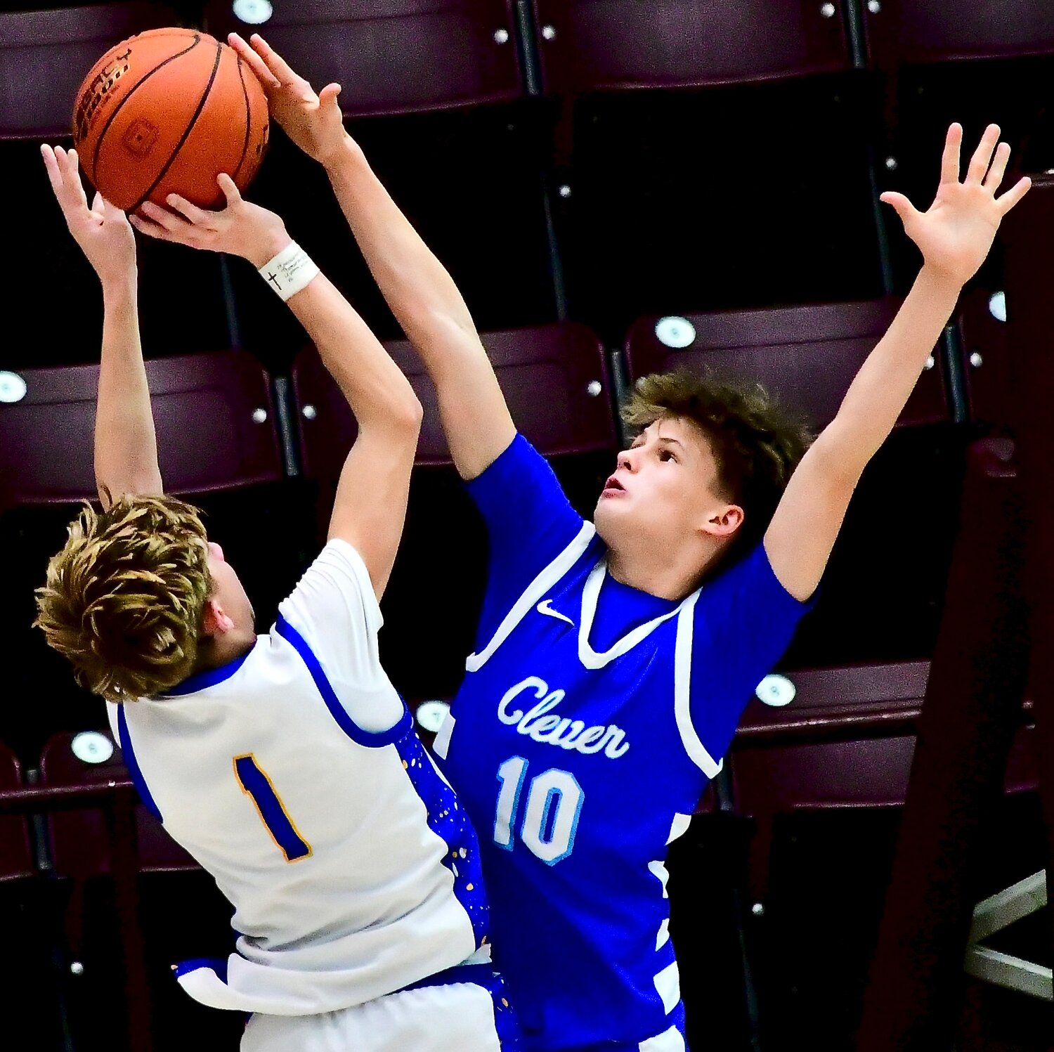 With Clever defense 'at a high level,' Jays hold Crane to season-low 35 points - Christian County Headliner News