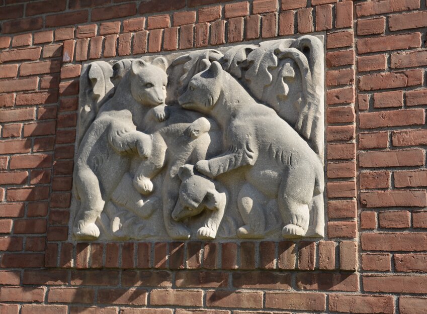 What will happen to the three bears on Willow Elementary School if the Lansing School District continues renovating and repurposing buildings?