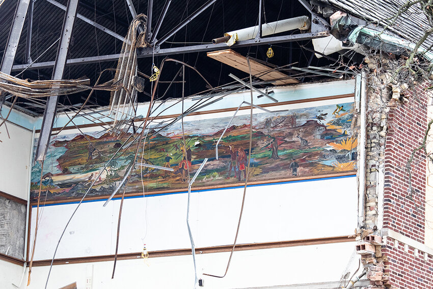 Raymond Holt for City Pulse
The auditorium’s partially completed demolition revealed this folk-art mural depicting Michigan’s history. It was not among the artifacts saved by UM-Sparrow.