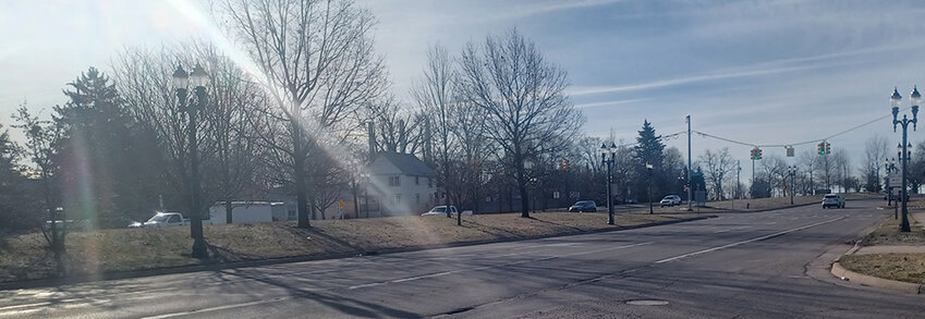 The city of Lansing plans to remove the islands from a portion of Martin Luther King Jr. Boulevard between Ionia and Lenawee streets. Neighbors lament the loss of trees.