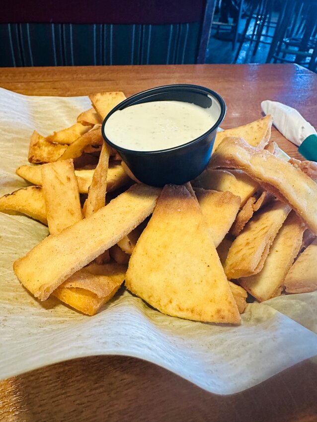 The Lebanese breadsticks and accompanying ranch dressing at Jimmy’s Pub have long been a favorite of both She Ate/He Ate critics.