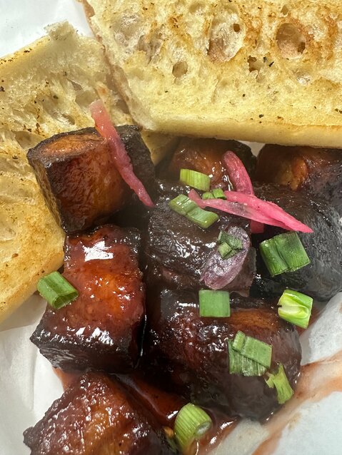 The Memphis burnt ends at the new Art & Jake’s sports bar near Eastwood Towne Center are melt-in-your-mouth tender, with a sauce that’s sweet and tangy but not overpowering.