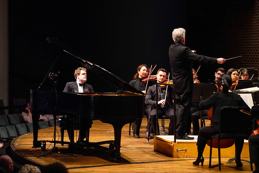 Acclaimed U.K. pianist Benjamin Grosvenor (left), the guest soloist at Friday&rsquo;s (May 9) Lansing Symphony Orchestra concert, delivered a fresh, oxygenated performance of Beethoven&rsquo;s &ldquo;Emperor&rdquo; Concerto.