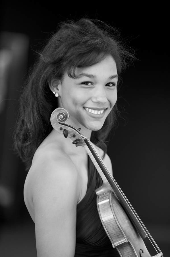 Chicago area violinist Adé Williams comes to Lansing Oct. 7 to play Samuel Barber’s violin concerto.