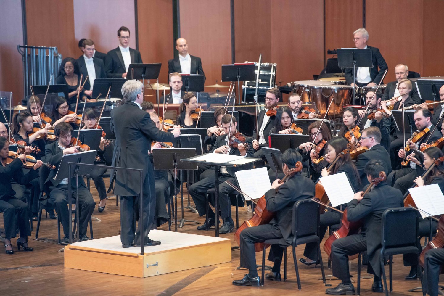Lansing Symphony music director Timothy Muffitt led an all-orchestral concert of 20th-century music Saturday.
