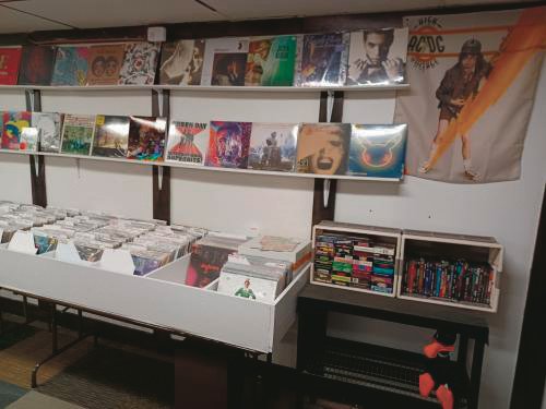 Mi-Rural offers a selection of vinyl, concert DVDs, band tee shirts and other music-related