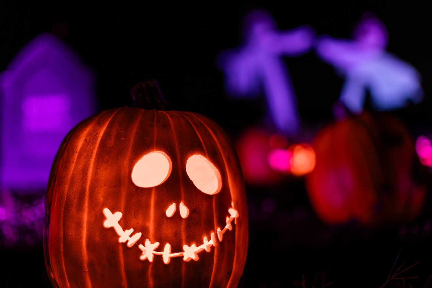 From a 5K race and a half-mile jack-o’-lantern walk to an ‘80s-themed costume party and a bar crawl, there is no shortage of ways to celebrate Halloween a little early this weekend.