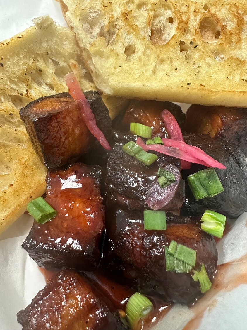The Memphis burnt ends at the new Art & Jake’s sports bar near Eastwood Towne Center are melt-in-your-mouth tender, with a sauce that’s sweet and tangy but not overpowering.