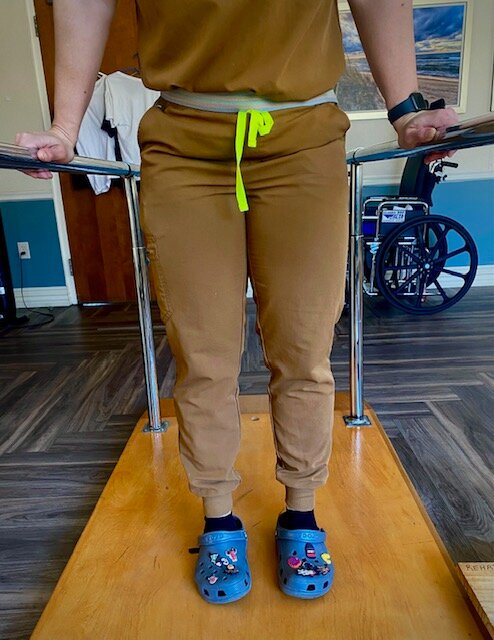The work of in-house physical therapist Jessica Rosa at Briarcliffe Manor is focused on helping patients regain their balance to recover from chronic health conditions.