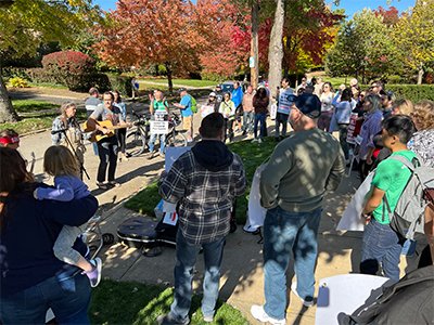 Dozens of Post-Gazette workers cross picket line as newsroom strike enters  Day 2