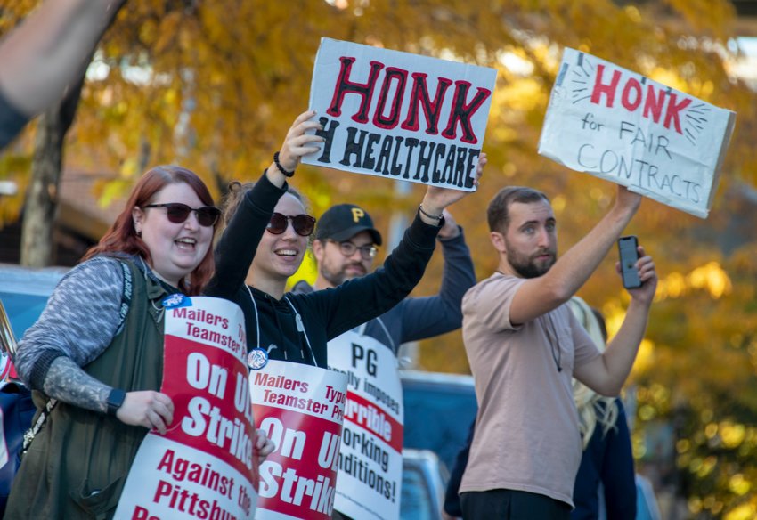 Dozens of Post-Gazette workers cross picket line as newsroom strike enters  Day 2